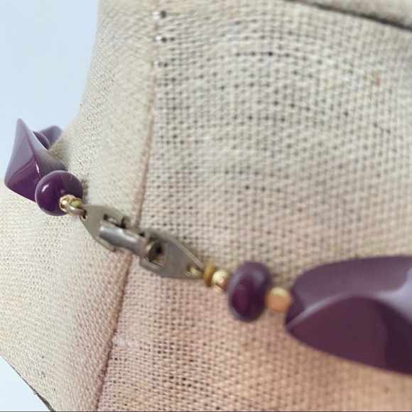 Vintage Purple Chunky Beaded Necklace. Gold Tone, Purple Space Beads with Clasp. - Picture 4 of 9